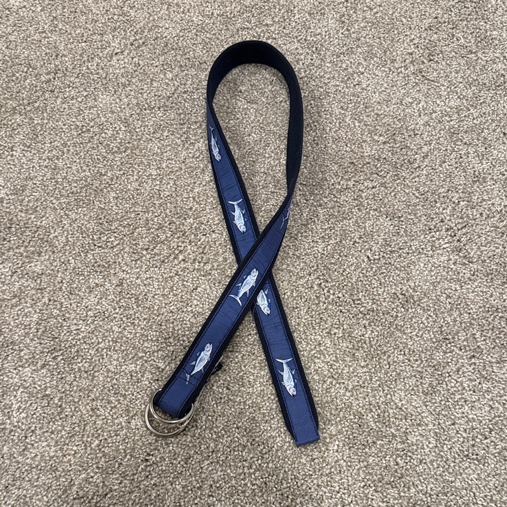 Men’s large vineyard vines belt